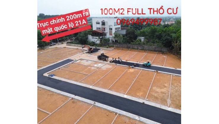 Vợ Chồng em cần tiền xây nhà nên muốn bán lô đất mới mua năm ngoái (đã có sổ).Diện tích 100m2 thổ cư đường 3 ô tô đi .Gần  trường Đại học FPT và khu